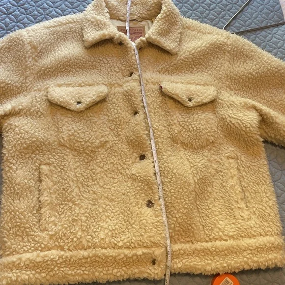 Levi’s women’s Sherpa trucker jacket- Large - Picture 4 of 6